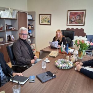 Стратегическо партньорство за софийското образование: РУО – София-град и издателство „Аз-буки“ обединяват сили Стратегическо партньорство за софийското образование: РУО – София-град и издателство „Аз-буки“ обединяват сили