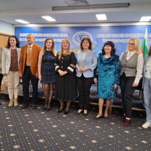 Наградиха победителите в състезанието „Арена на знанието“ Наградиха победителите в състезанието „Арена на знанието“