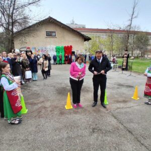 Първа копка на нов корпус и физкултурен салон в 5. ОУ „Иван Вазов“ Първа копка на нов корпус и физкултурен салон в 5. ОУ „Иван Вазов“