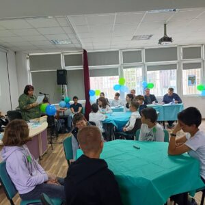 Добра практика в Национална природо-математическа гимназия "Академик Любомир Чакалов" - „Един клас – един отбор“ Добра практика в Национална природо-математическа гимназия "Академик Любомир Чакалов" - „Един клас – един отбор“