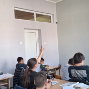„Деца учат деца“ в 100.ОУ „Найден Геров“: Хоризонтално взаимодействие и лидерство в часовете по литература „Деца учат деца“ в 100.ОУ „Найден Геров“: Хоризонтално взаимодействие и лидерство в часовете по литература