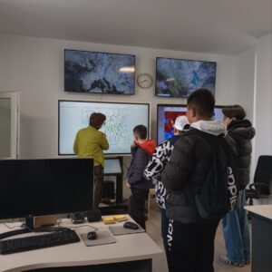 Добра практика в 177 Основно училище Св.Св.Кирил и Методий - „Наука без граници: от класната стая до небето“ Добра практика в 177 Основно училище Св.Св.Кирил и Методий - „Наука без граници: от класната стая до небето“