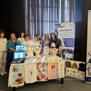 Стотици ученици и родители посетиха „Парад на професиите – План-прием VIII клас“ в София Стотици ученици и родители посетиха „Парад на професиите – План-прием VIII клас“ в София