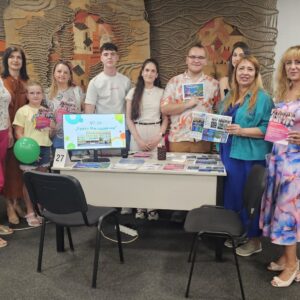 Стотици ученици и родители посетиха „Парад на професиите – План-прием VIII клас“ в София Стотици ученици и родители посетиха „Парад на професиите – План-прием VIII клас“ в София