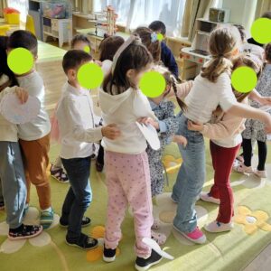 ДОБРА ПРАКТИКА В ДГ № 200 „ЦВЕТЕН РАЙ“: „ДЕН НА ДОБРОТО“ ДОБРА ПРАКТИКА В ДГ № 200 „ЦВЕТЕН РАЙ“: „ДЕН НА ДОБРОТО“