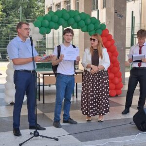 Д-р Лилова награди 40 ученици от НПМГ за доброволчество Д-р Лилова награди 40 ученици от НПМГ за доброволчество