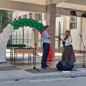 Д-р Лилова награди 40 ученици от НПМГ за доброволчество Д-р Лилова награди 40 ученици от НПМГ за доброволчество