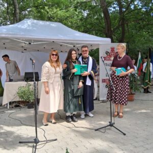 Емоционално тържество за завършването на випуск 2026 в 107.ОУ Емоционално тържество за завършването на випуск 2026 в 107.ОУ