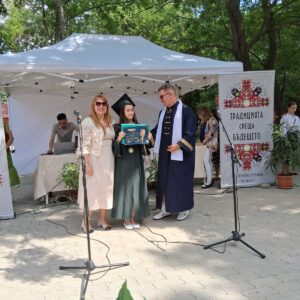 Емоционално тържество за завършването на випуск 2026 в 107.ОУ Емоционално тържество за завършването на випуск 2026 в 107.ОУ